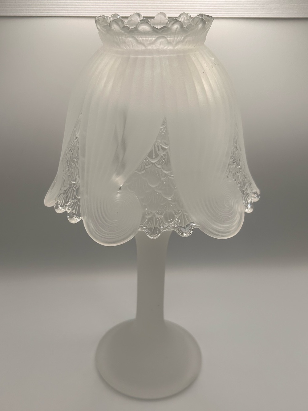 Vintage PartyLite Clairmont Frosted Glass Fairy Lamp | Swirl Shell Shade (10")
